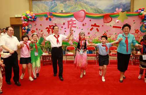 如何在篮球冬令营中加强体能训练?_2